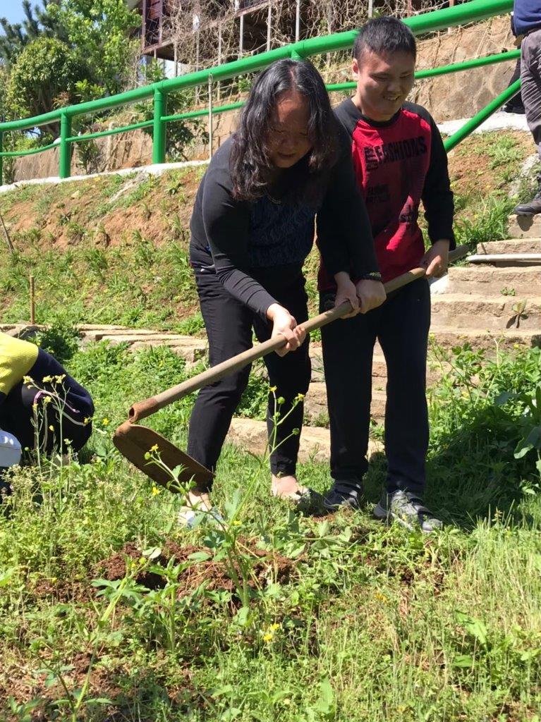 給予視多重障礙學生學習體驗農作機會